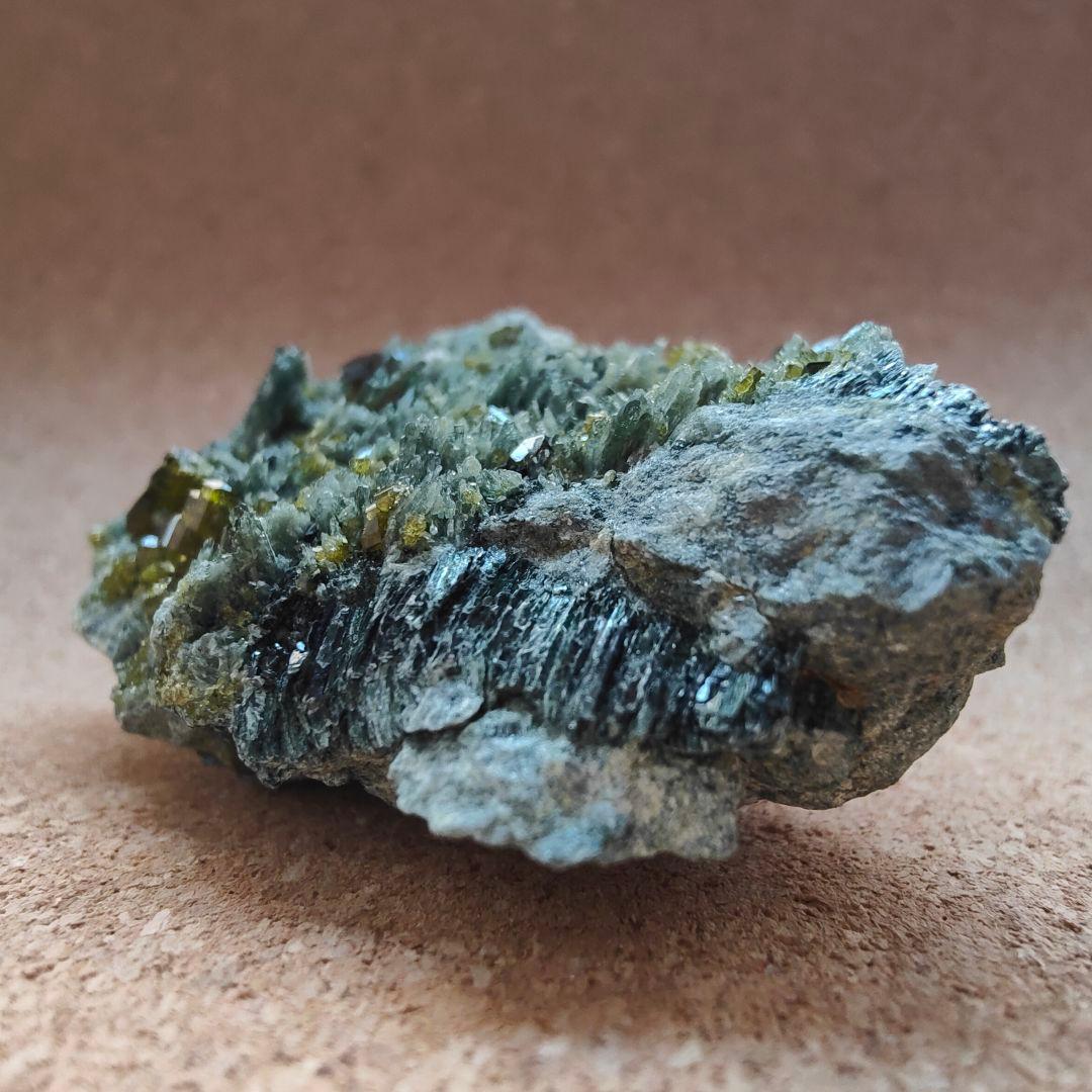 アフガニスタン産ガーネット、ダイオプサイド、エピドート　天然石、原石