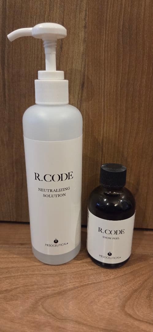 R.CODE スキンピールローション& ニュートライジングソリューショ&綿棒