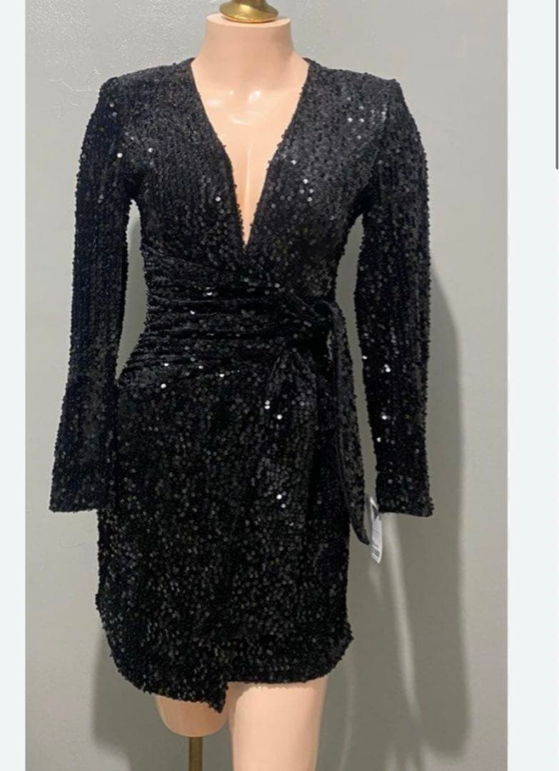 新品タグ付　ZARA スパンコールミニワンピース