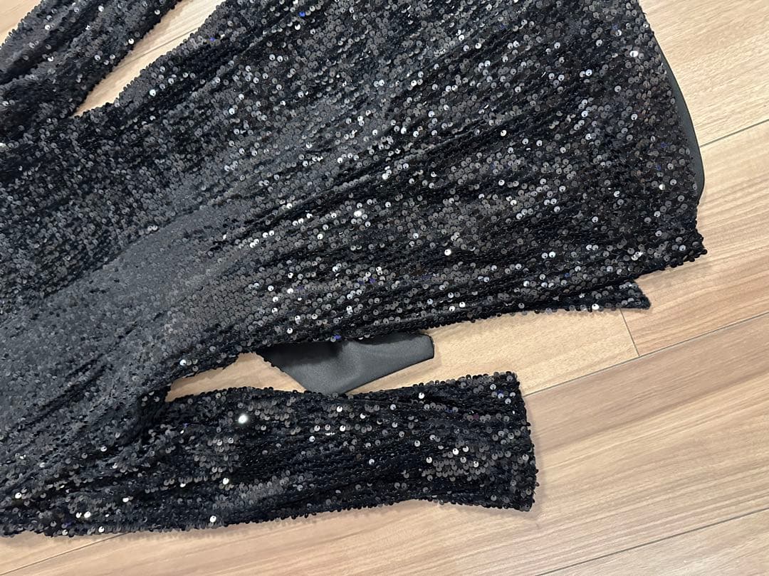 新品タグ付　ZARA スパンコールミニワンピース