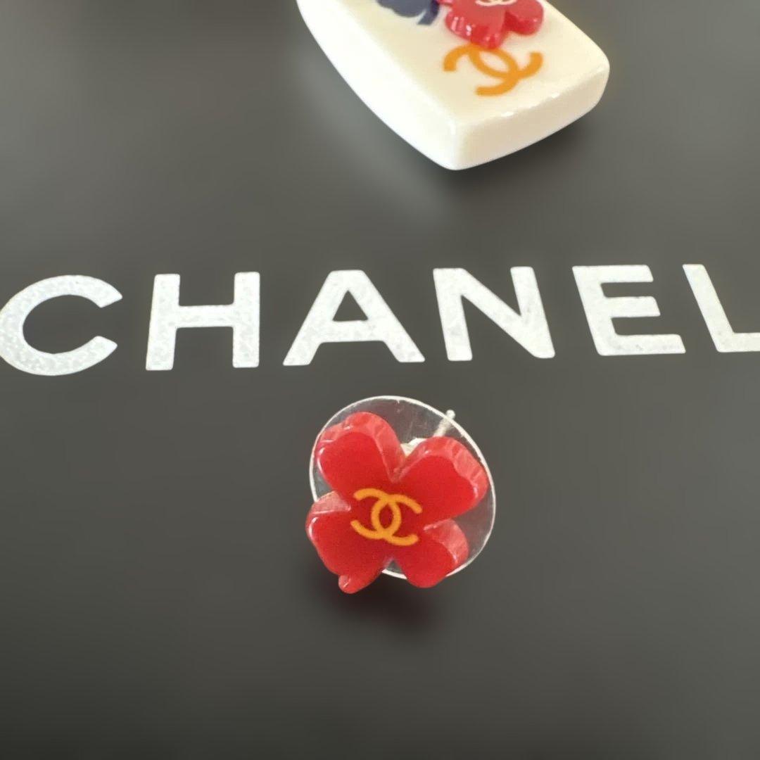 シャネル　ピアス　片耳　クローバー　ツヤツヤ♡美しい赤