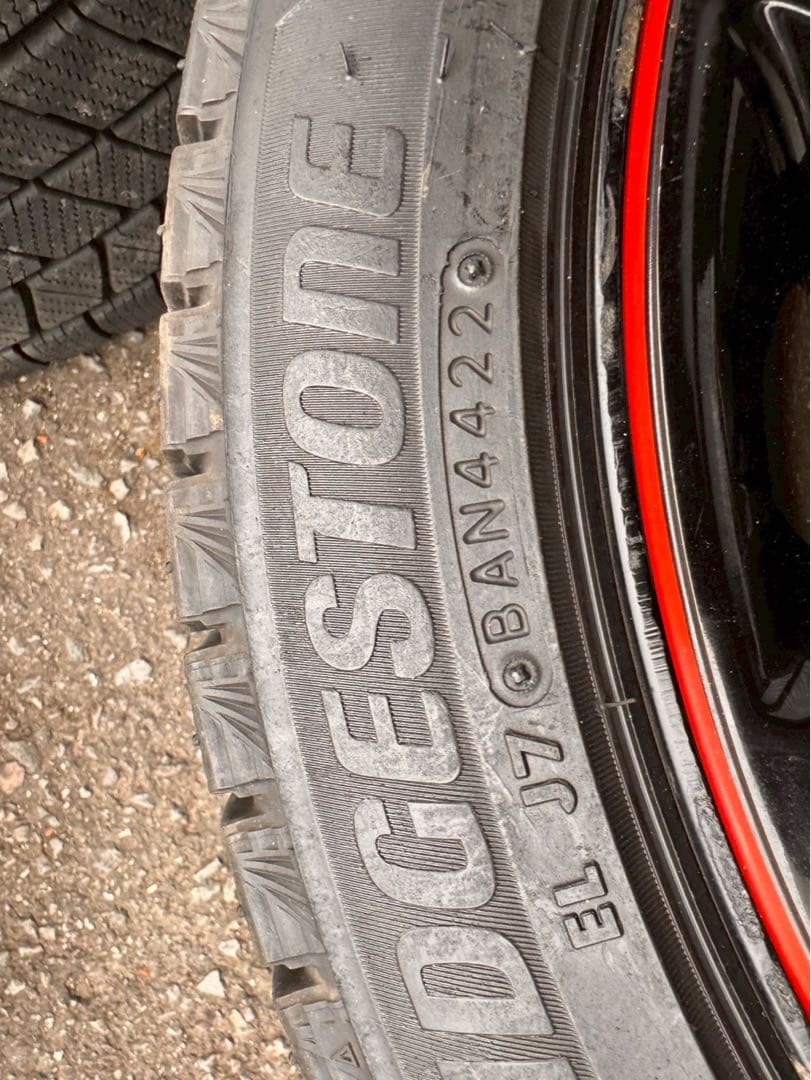 レヴォーグ純正オプションブリヂストン 225/45R18 VRX3アルミセット