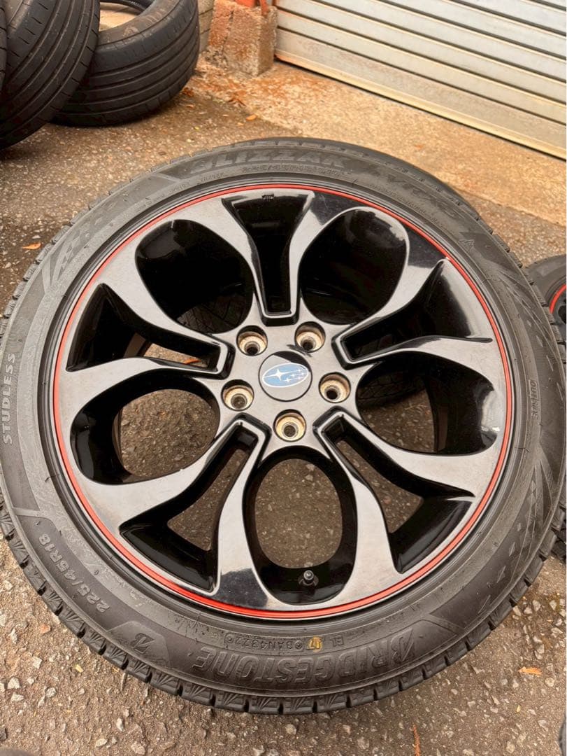 レヴォーグ純正オプションブリヂストン 225/45R18 VRX3アルミセット