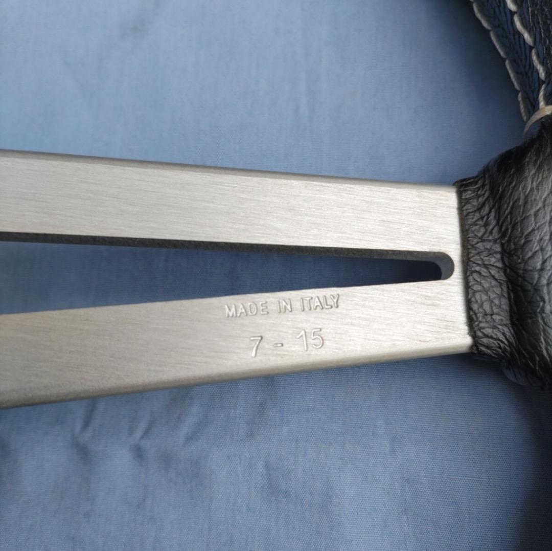 MOMO ステアリング　レトロ　RETRO　R-30