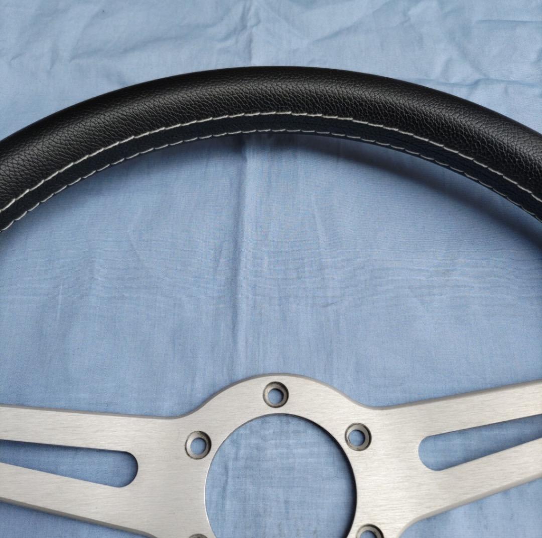 MOMO ステアリング　レトロ　RETRO　R-30