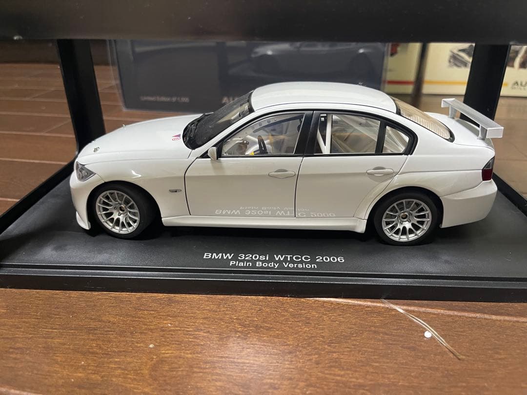  320si WTCC 2006 AUTOart ミニカー