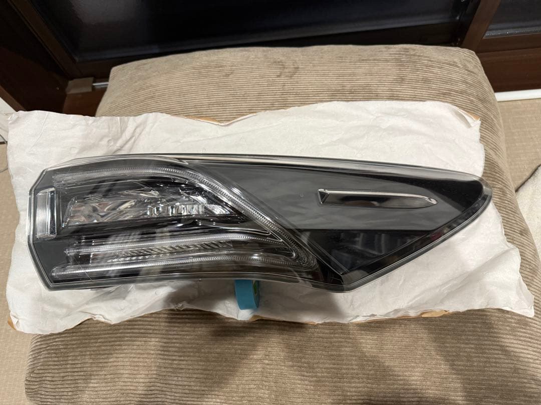 60系ハリアー （前期）右テールレンズ