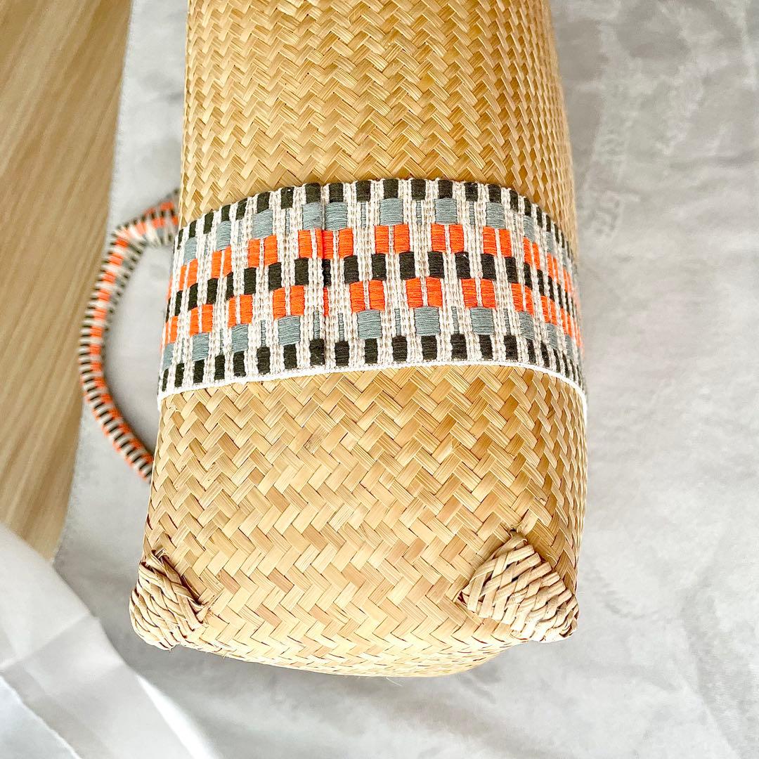 新品・STELAR ハンドメイド ストロー製かごバッグ（バリ製／大きめサイズ）