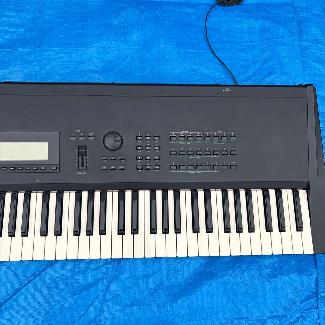 YAMAHA SY99 シンセサイザー