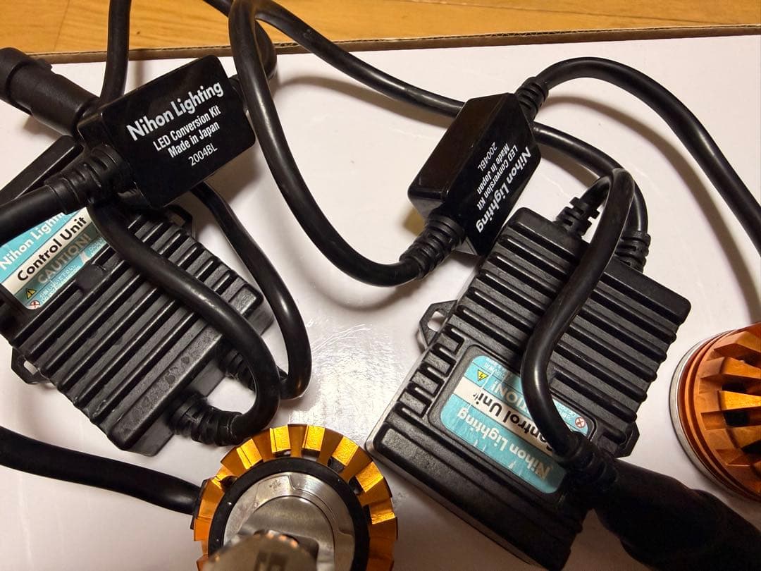 日本ライティングNihon Lighting LED 2色切替えフォグランプ