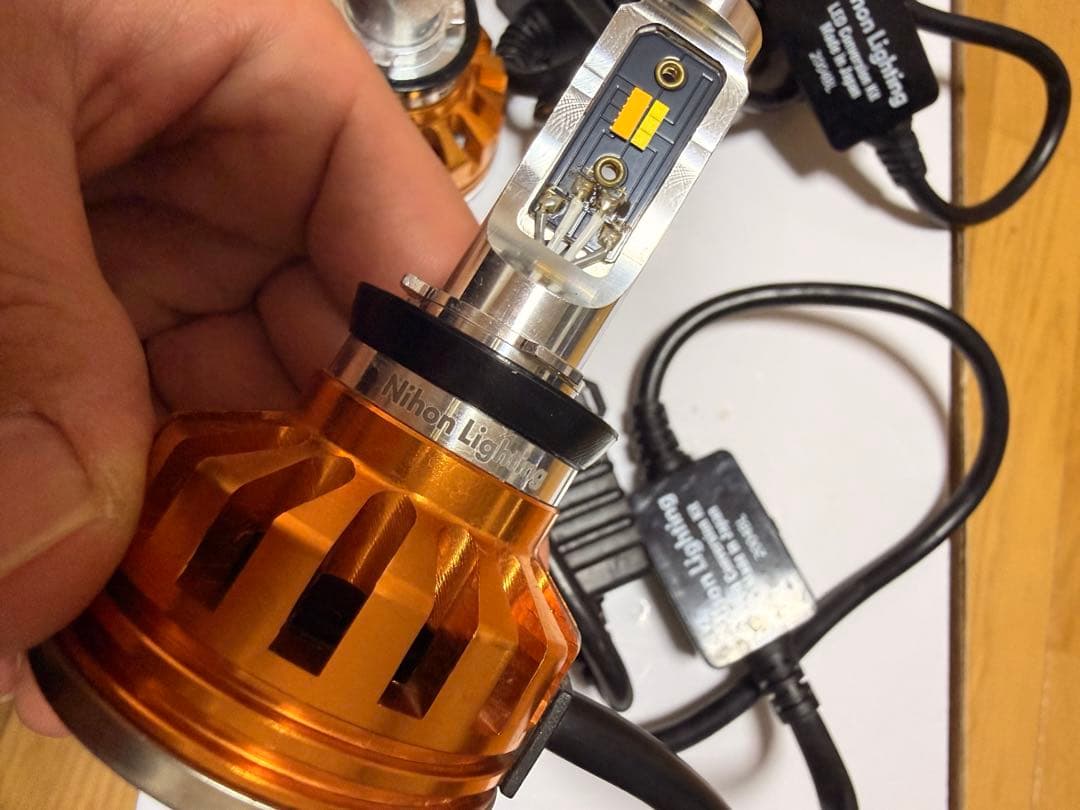 日本ライティングNihon Lighting LED 2色切替えフォグランプ