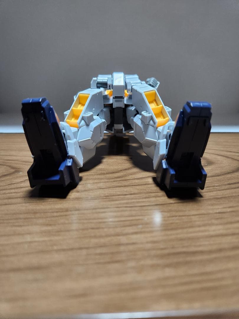 HG ヘイズルアウスラ ギガンテックアーム装備　プレミアムバンダイ限定完成品