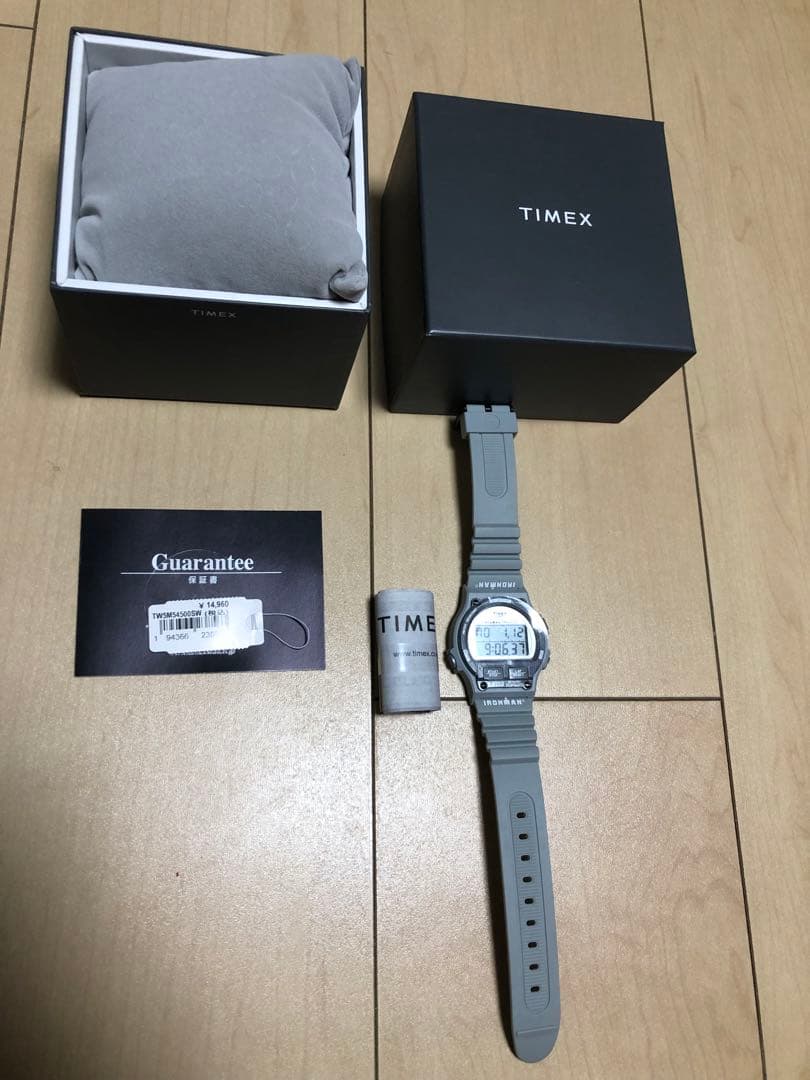 TIMEX IRONMAN 8 LAP デジタル腕時計 グレー TW5M54