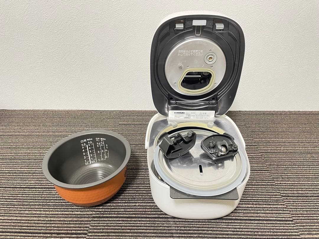 東芝　RC-10VSP 真空圧力IH ホワイトデジタル炊飯器