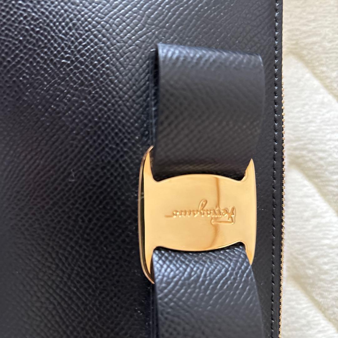 Salvatore Ferragamo ボディバッグ