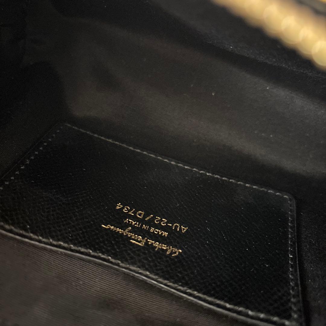 Salvatore Ferragamo ボディバッグ