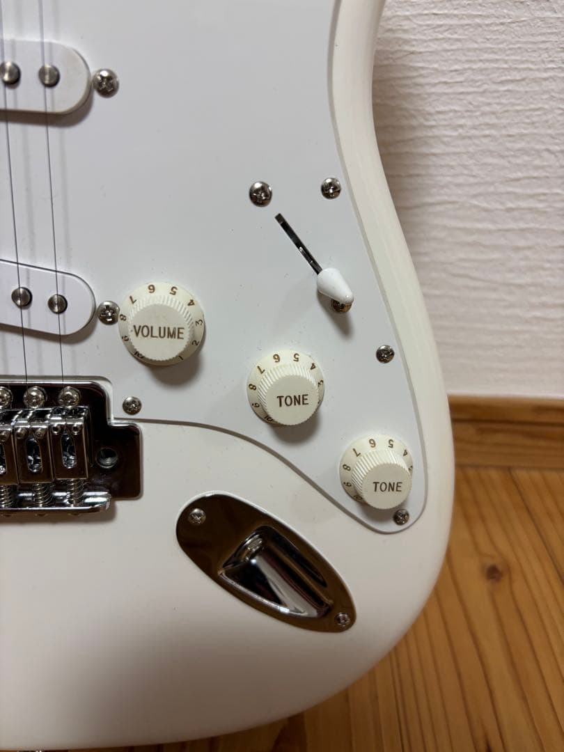 Squier Bullet Stratocaster ホワイト