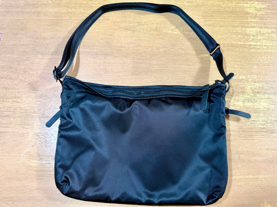 ノースフェイス Shuttle Shoulder Pouch limited