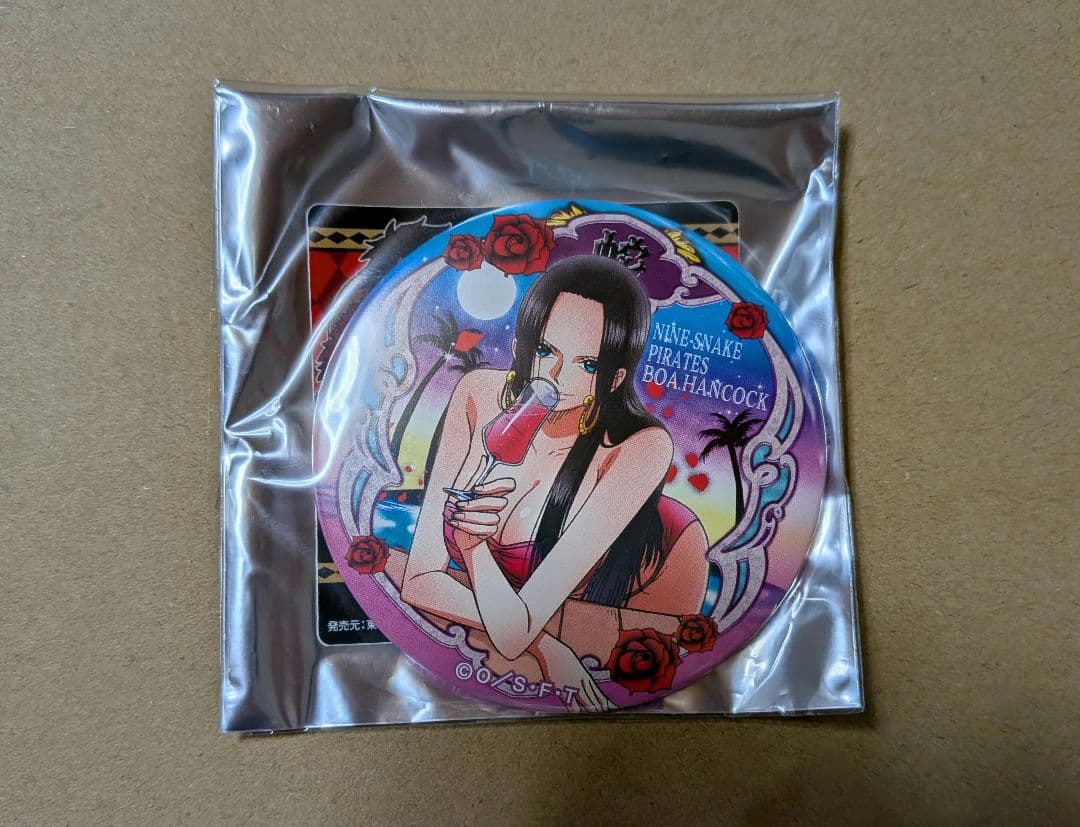 ワンピース　輩缶バッジ　プレミアム　セブンイレブン限定　ハンコック