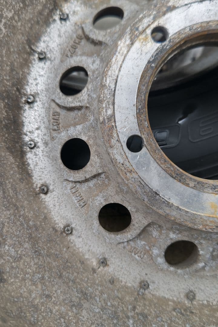 ジープ　ジムニー　15インチ タイヤ・ホイールセット