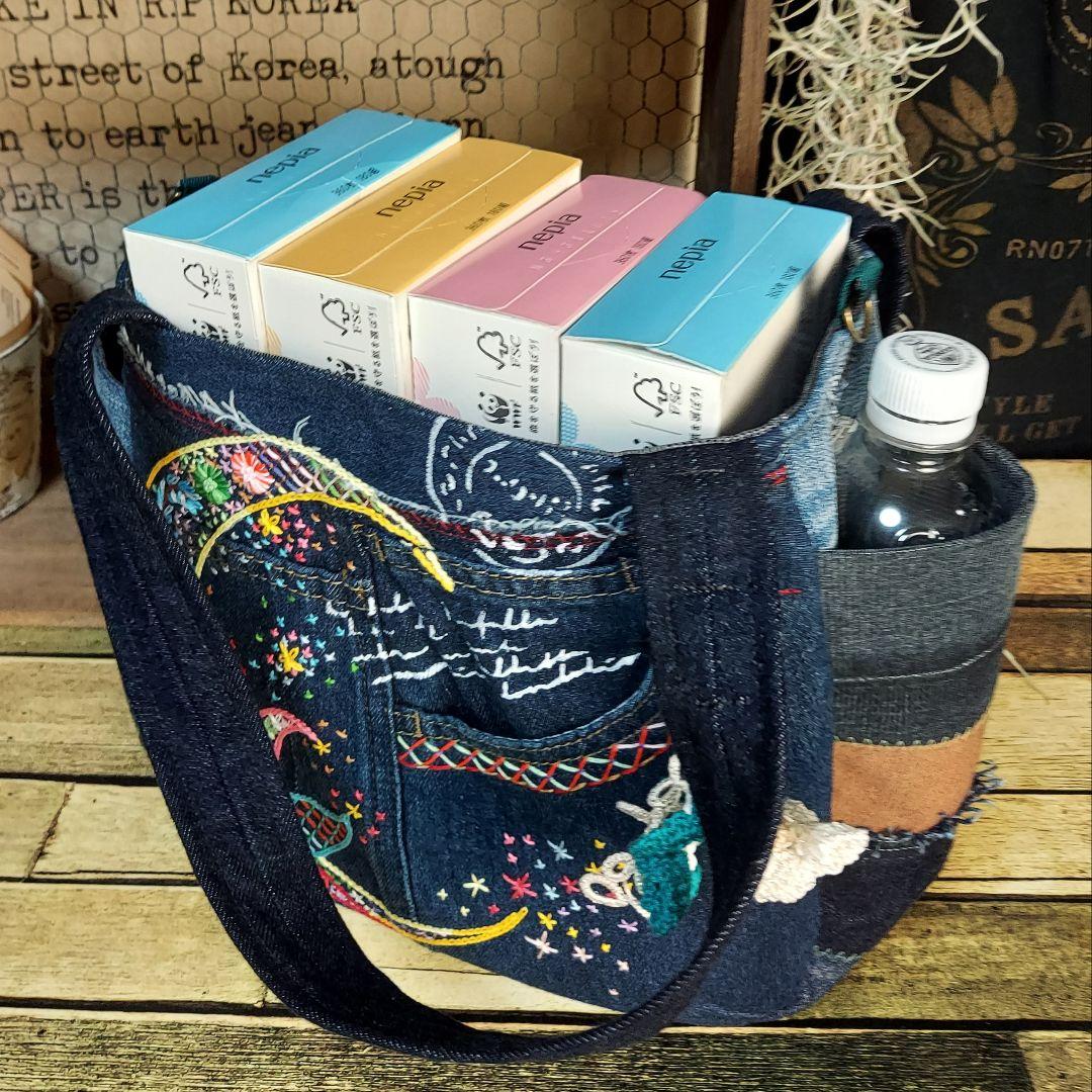 刺繍デニムバック　No.661　デニムリメイク　刺繍バック　丸いバック　月