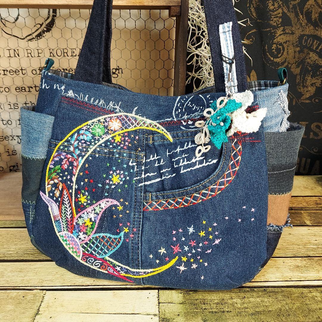 刺繍デニムバック　No.661　デニムリメイク　刺繍バック　丸いバック　月