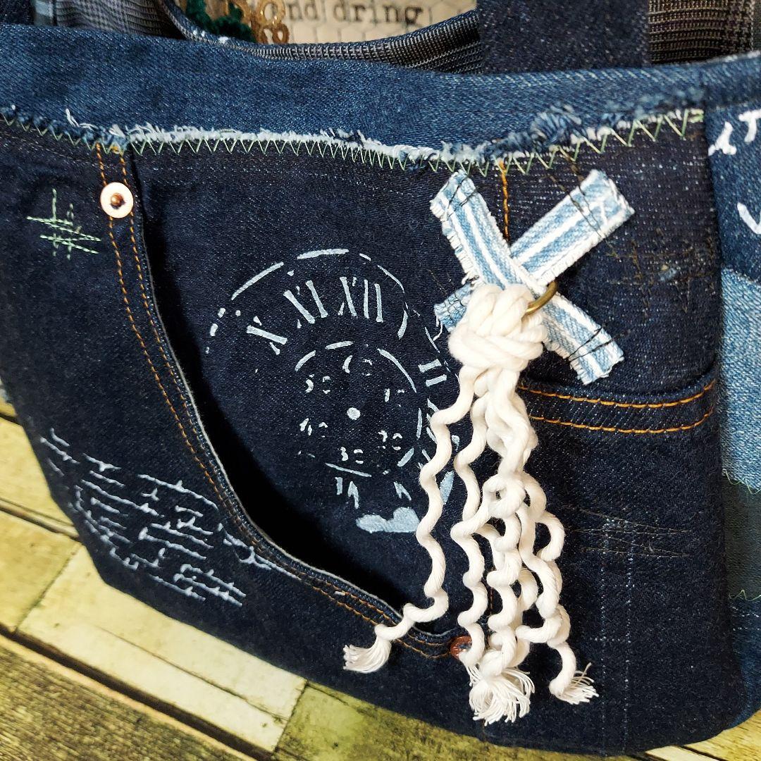 刺繍デニムバック　No.661　デニムリメイク　刺繍バック　丸いバック　月
