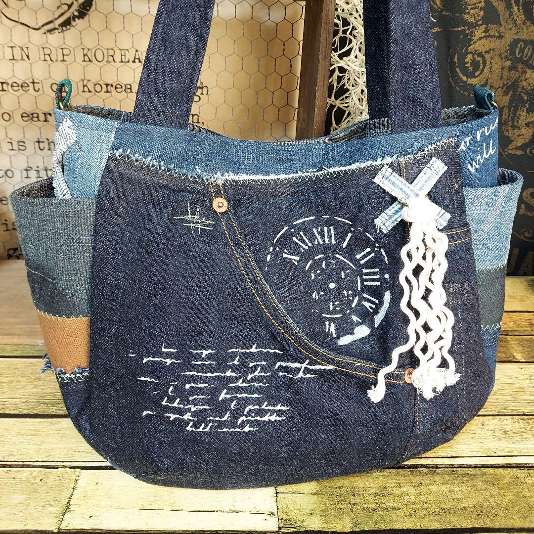 刺繍デニムバック　No.661　デニムリメイク　刺繍バック　丸いバック　月