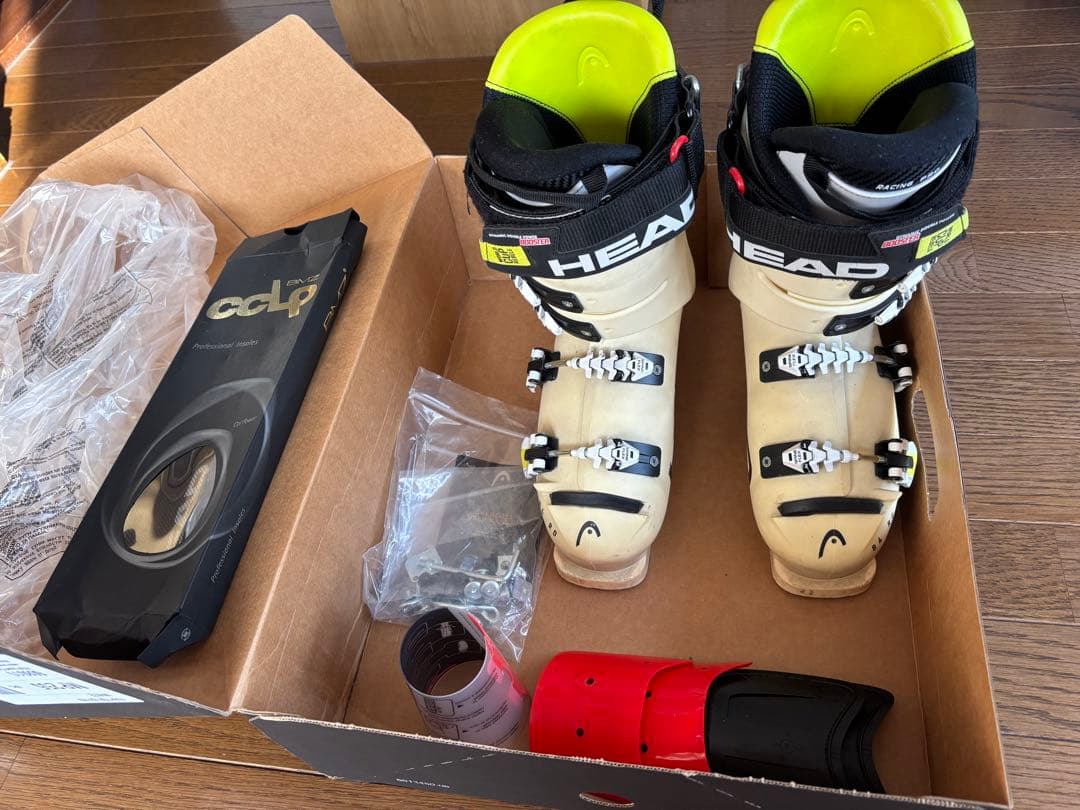 ⚫︎中古⚫︎スキーブーツ　HEAD RAPTOR B4 RD MP 255 ホワイト