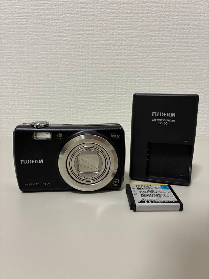 デジカメ　富士フイルム　FinePix F100fd