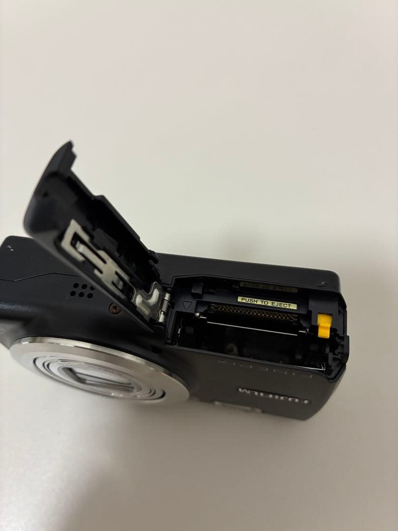 デジカメ　富士フイルム　FinePix F100fd