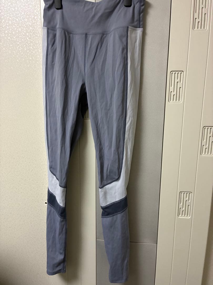 FEELCYCLE アパレル　グレー　S 上下セット　ブラトップ　トレーニング