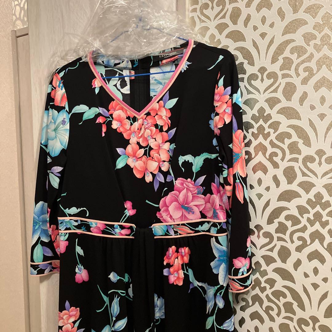 美品❣️人気柄レオナールワンピース❣️近年 42サイズ❣️素敵