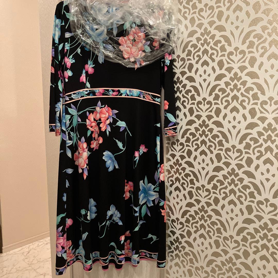 美品❣️人気柄レオナールワンピース❣️近年 42サイズ❣️素敵