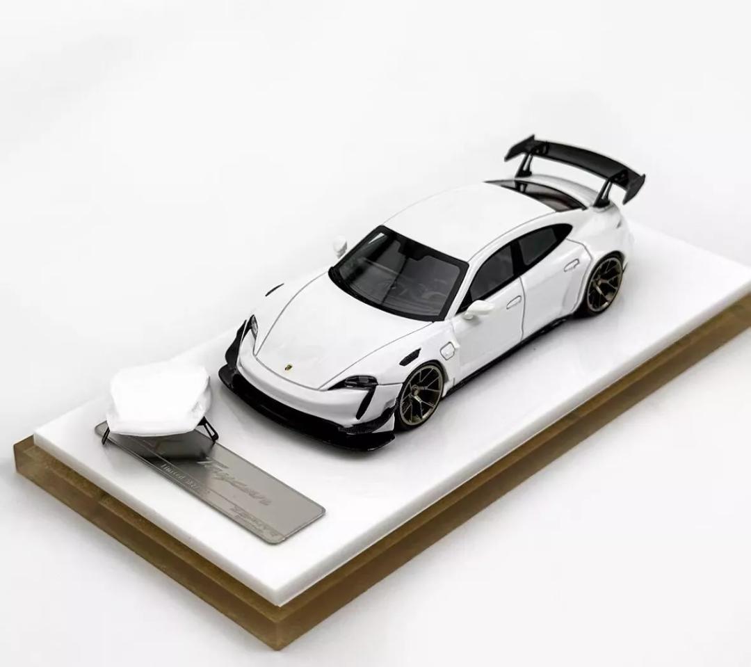 404 YMモデル 1/64 ポルシェ タイカン ゼファー ホワイト