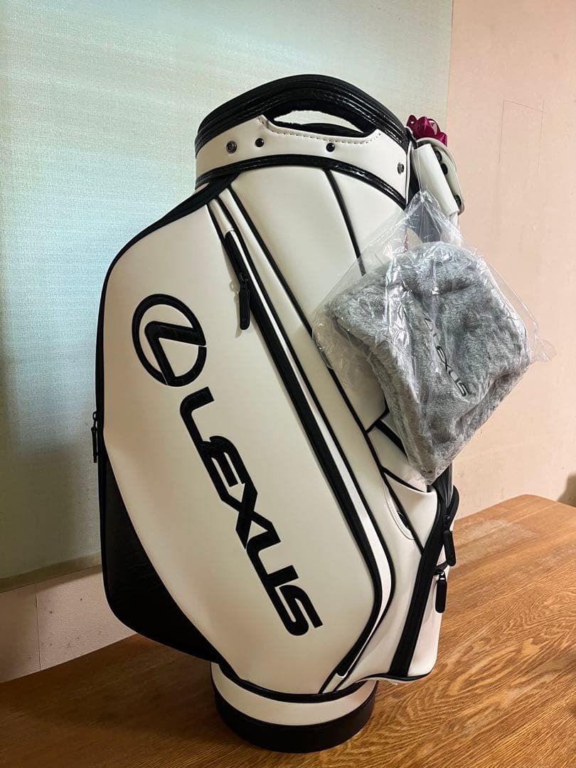 【新品・未使用】Lexus キャディバッグ ホワイト　アイアンカバー付き