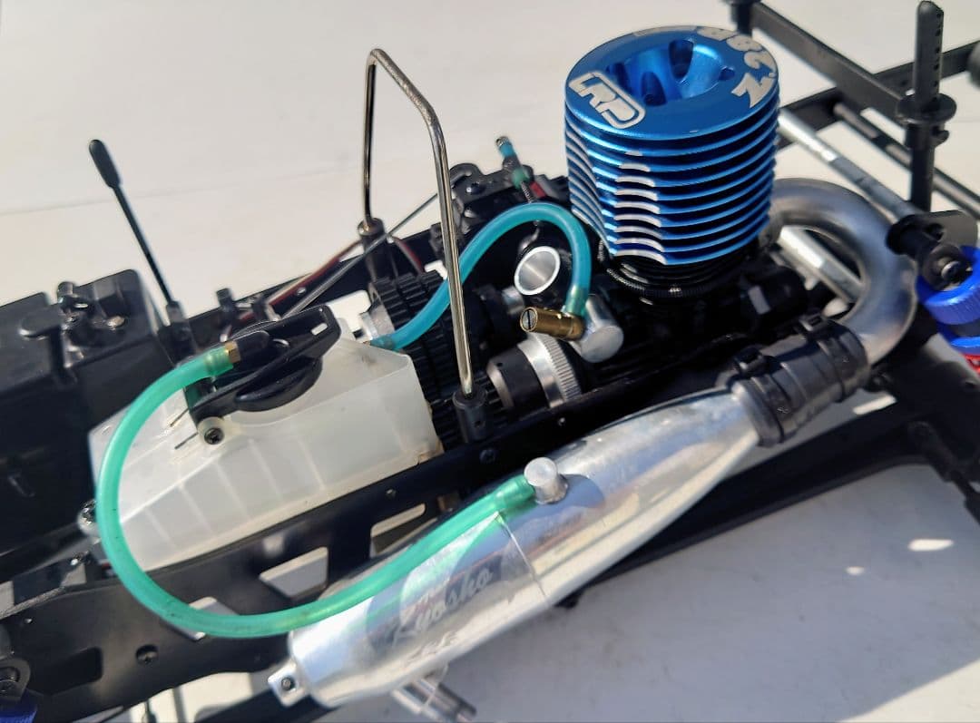 爆速仕様！京商 1/8 GP 4WDモンスタートラック 28エンジン ロトスタ付