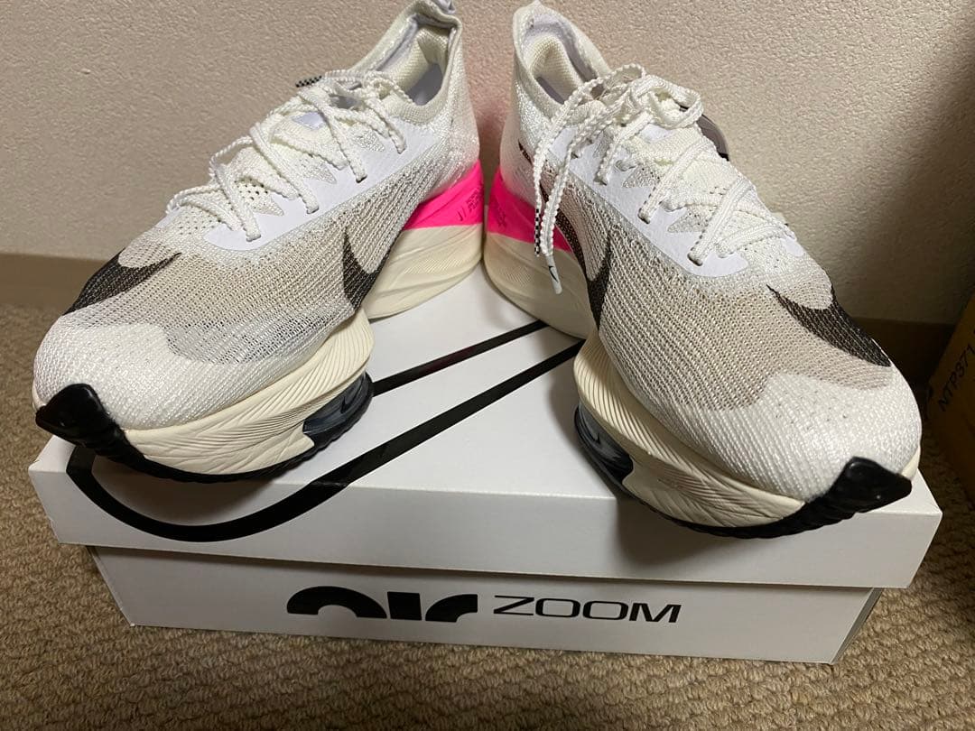 ニシさん専用　NIKEオンライン購入初代アルファフライウィメンズユニセックス