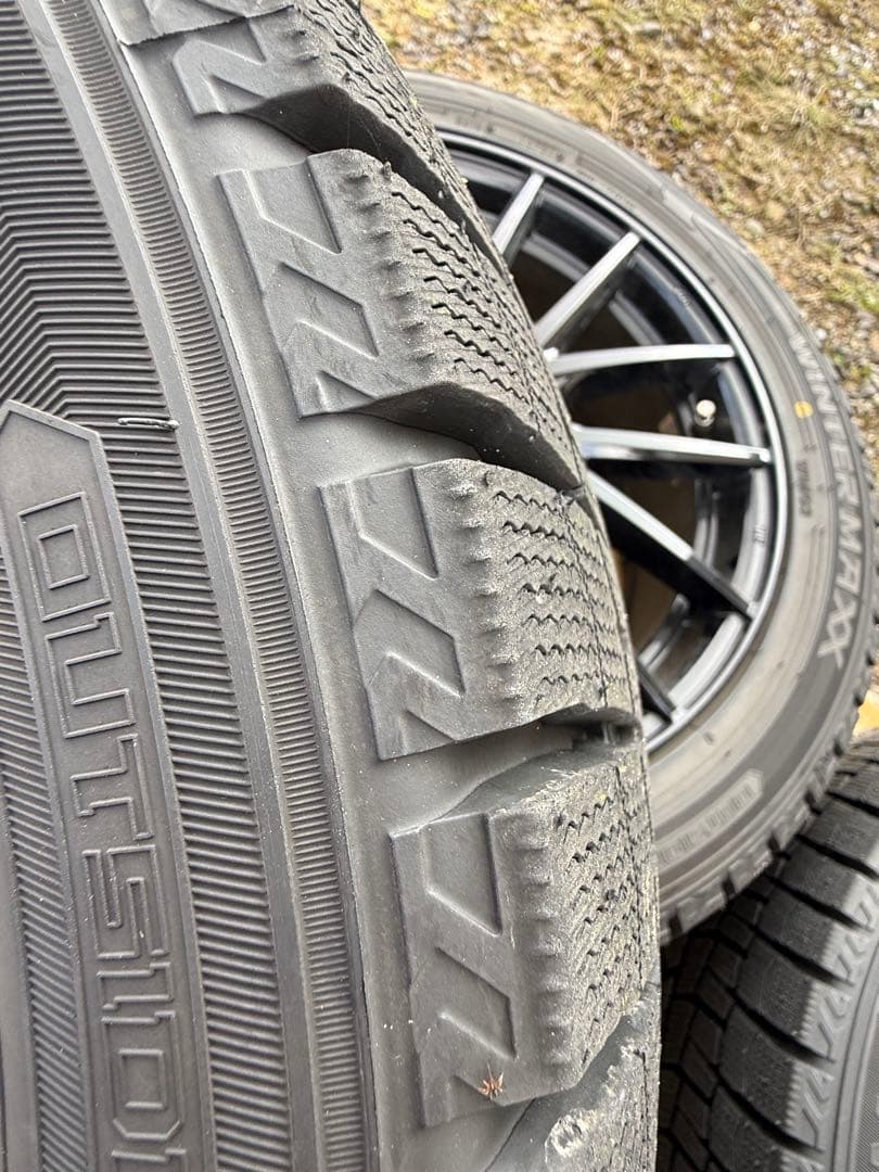 DUNLOP 225/50R18 スタッドレスタイヤホイールセット