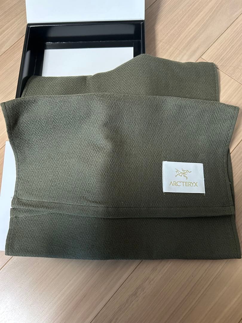 【限定】ARC'TERYX オリーブグリーン タオル