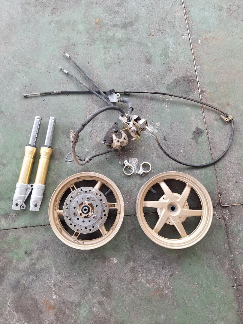 ディオZ4 AF63 ホイール フォーク ブレーキマスター.キャリパーセット