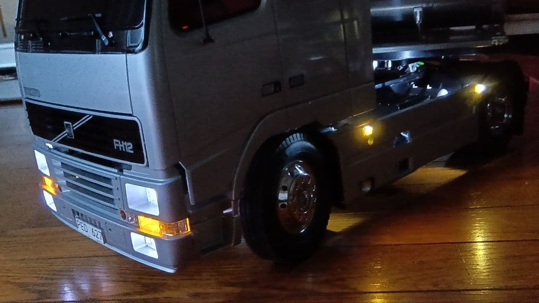 タミヤ1/14　ボルボFH12&タンクトレーラーフルオペMFC-03