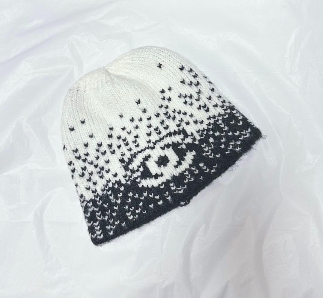 CHANEL グラデーションニットビーニー