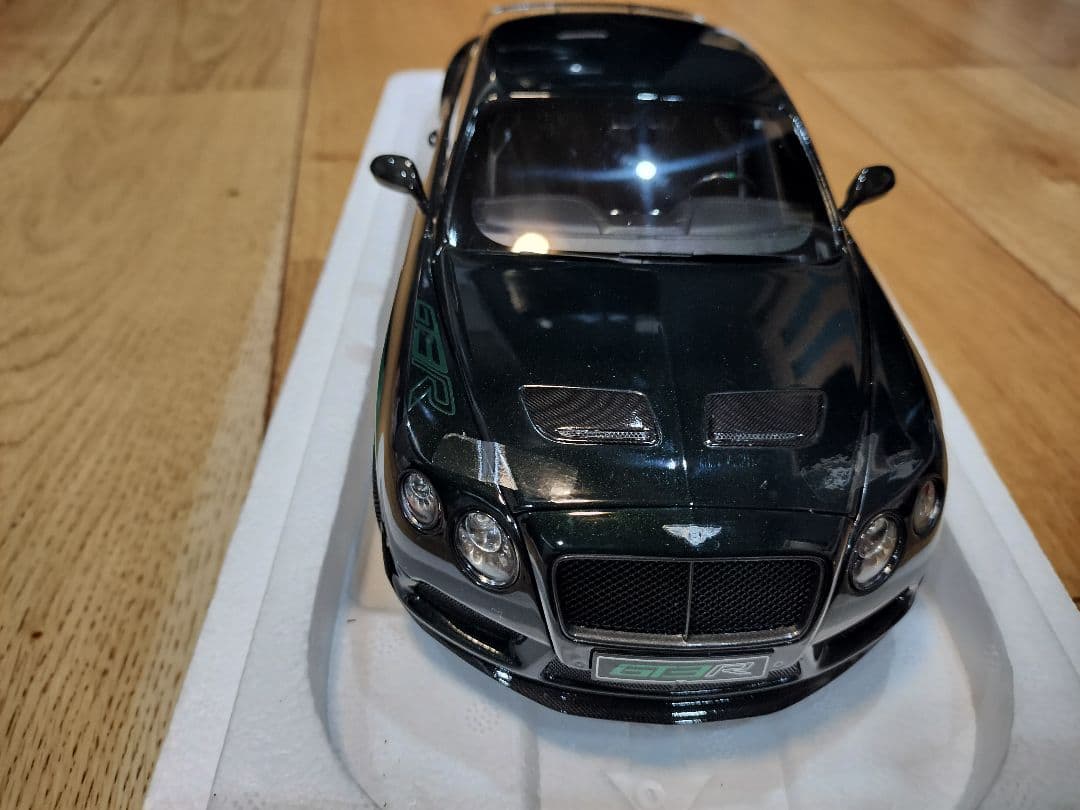 オールモストリアル ベントレーコンチネンタルGT3R カンブリアングリーン