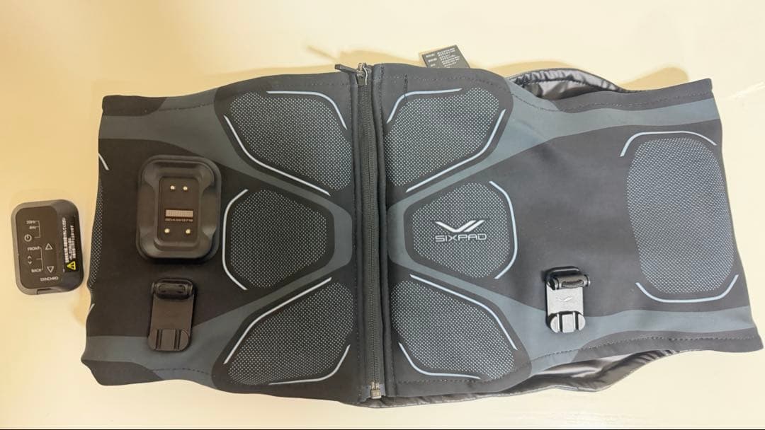 【中古】シックスパッド コアベルト 2 専用コントローラー付