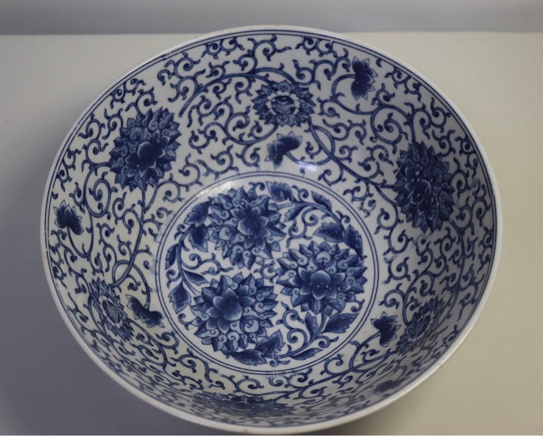 中国　染付蓮紋お碗　大明嘉靖年製銘　送料込み0607