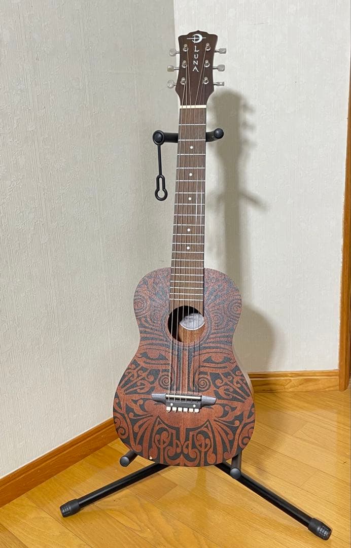 【美品】LUNA UKE TRIBAL6 ルナ ミニギター アメリカ