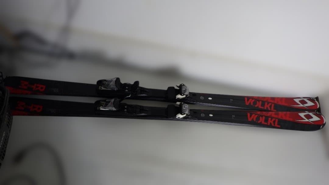 VOLKL RTM TIP ROCKER 173 スキー板 黒/赤 カーボン訳有