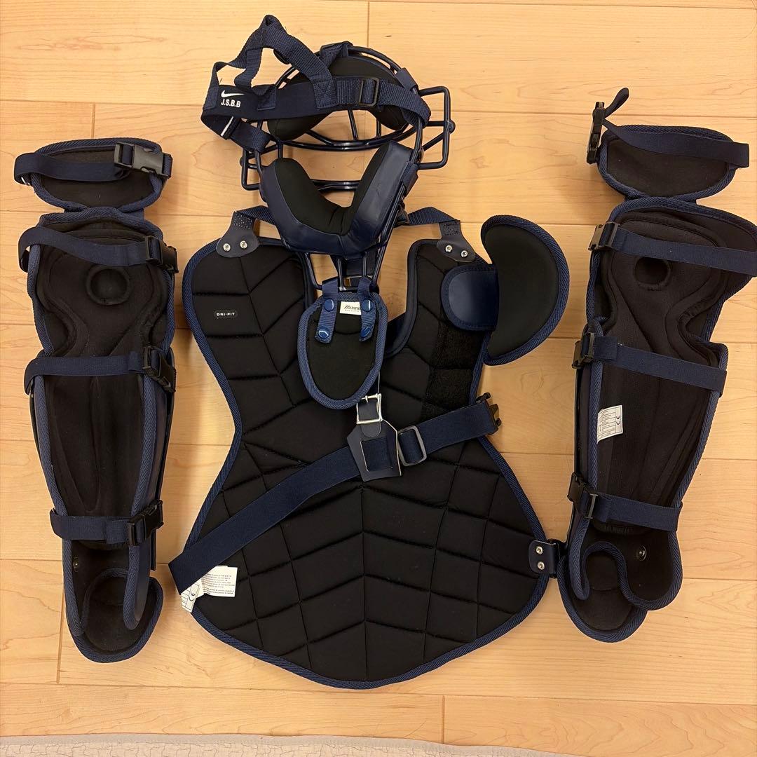 【入手困難】【超美品】キャッチャー防具セット（軟式用）NIKE【JSBB規格】