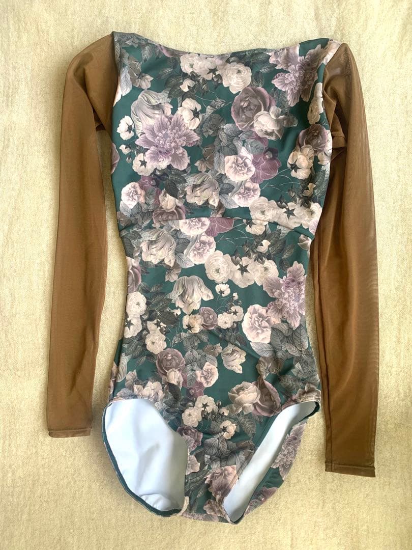 ★1回着用　stina スティナ　レオタード　Mサイズ